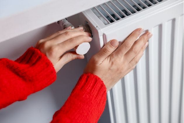 Radiator Not Heating Up? Causes & Safe Checks